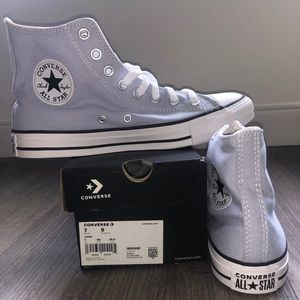 SOLD.Seasonal Color Chuck Taylor All Star Size 7 M/ 9 W